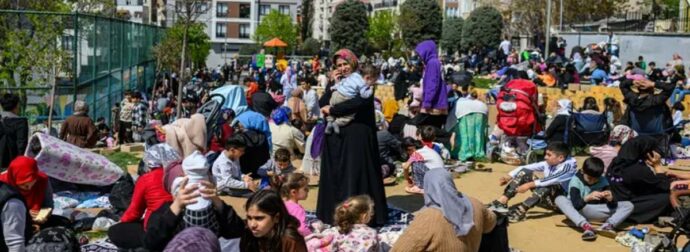 Σεισμός στην Κωνσταντινούπολη: 151 τραυματίες που έπεσαν από ύψος λόγω πανικού (video)
