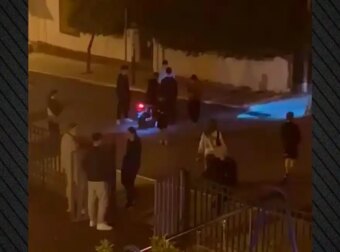 Μήνυση στον γιο της 85χρονης που της πέταξαν βαρελότα γιατί έδειξε το πρόσωπο του ανήλικου δράστη