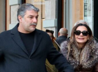 Δέσποινα Βανδή: Μαζί με τον Βασίλη Μπισμπίκη στις πρόβες του στο θέατρο