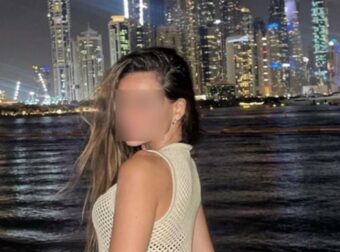 Ξεσπά η 26χρονη αστυνομικός μετά τους υπαινιγμούς για «ροζ υπηρεσίες»: «Με διασύρουν χωρίς στοιχεία»