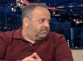 Τέμπη: Σε έξαλλη κατάσταση ο Γενηδουνιάς μετά την απόλυσή του – «Τη βρήκα θυροκολλημένη»