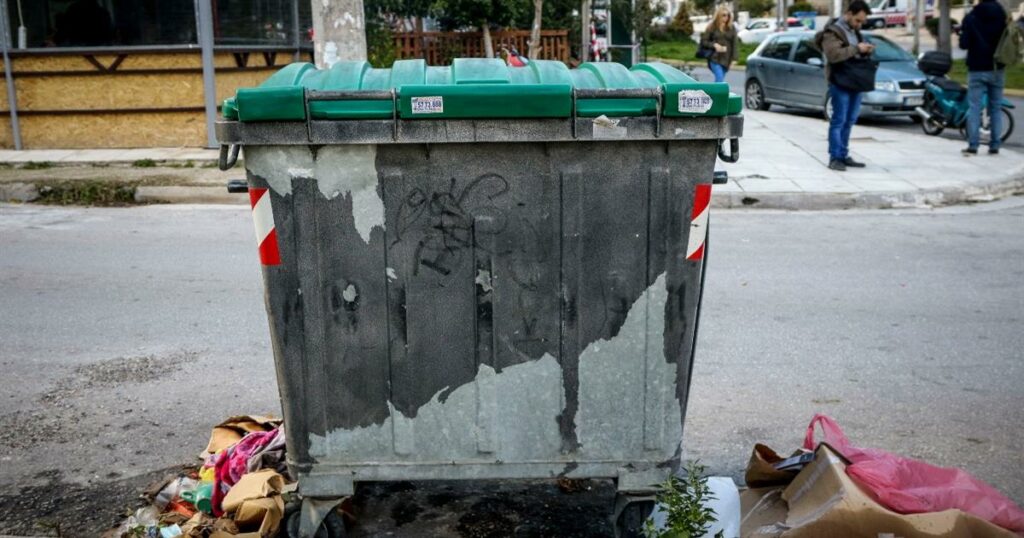 Σοκ στη Θεσσαλονίκη: Νεκρό εντοπίστηκε βρέφος σε κάδο απορριμμάτων