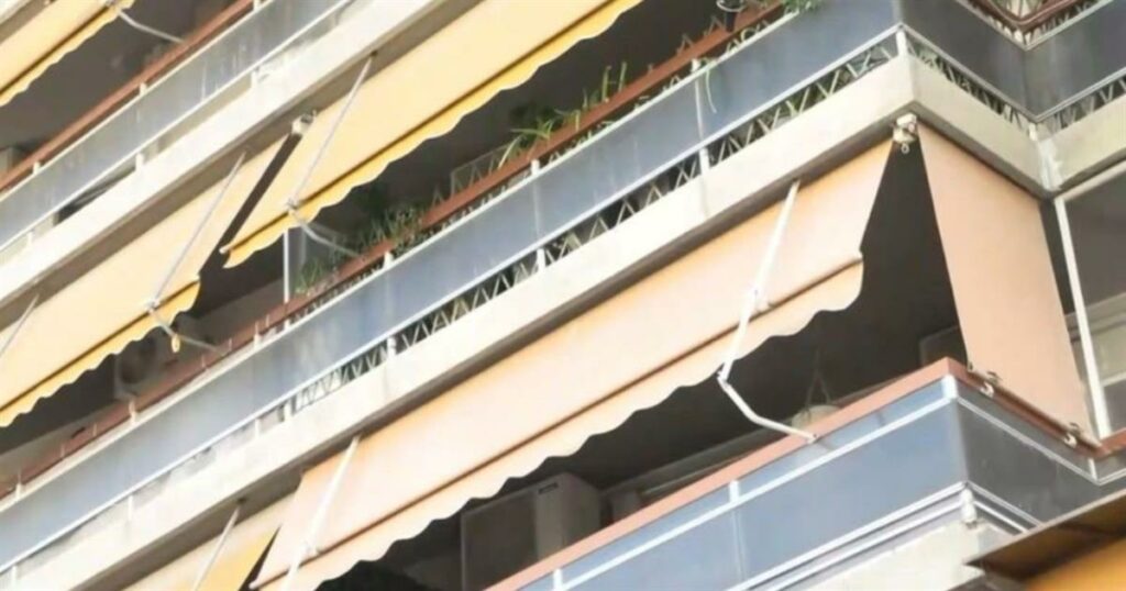 «Ακούσαμε σπαρακτικές κραυγές και ένα παιδάκι να κλαίει» – Ανατριχιάζουν οι μαρτυρίες για την τραγωδία στην Καλλιθέα