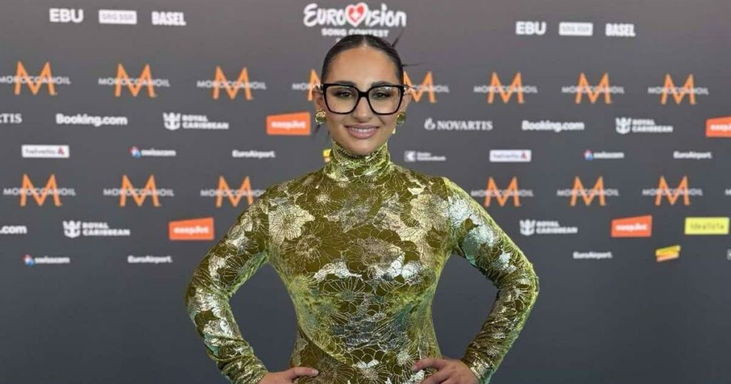 Eurovision – Klavdia: Η εντυπωσιακή εμφάνιση στο Τιρκουάζ Χαλί (φωτογραφίες)