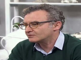 Νίκος Ορφανός: Πρησμένος και με ράμματα στο κεφάλι – Τι συμβαίνει με την υγεία του