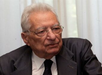 Πέθανε ο πρώην ΥΠΕΞ Πέτρος Μολυβιάτης σε ηλικία 97 ετών