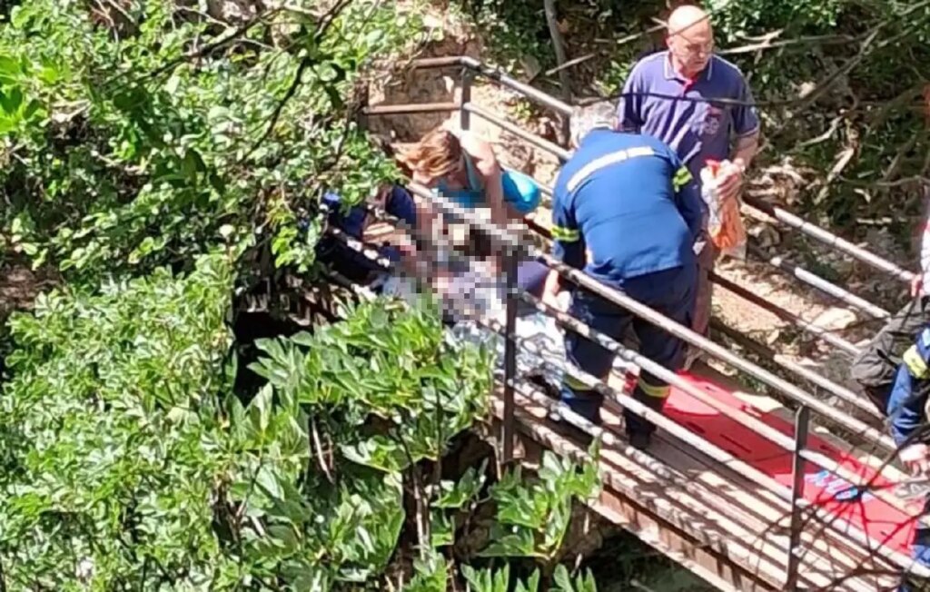 ΕΚΤΑΚΤΟ: Οικογενειακή τραγωδία – Νεκρός 4χρονος που έπεσε με τον πατέρα του σε χαράδρα