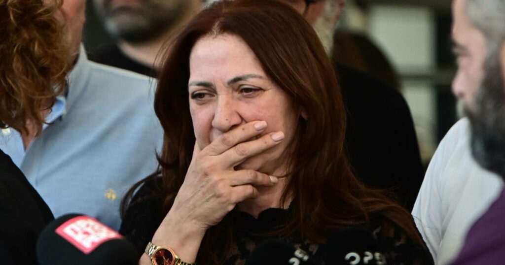 Συγκίνηση στη δίκη για το Μάτι: Οι συγγενείς φώναζαν ρυθμικά «Λιότσιος», την ώρα που περνούσαν τις χειροπέδες στον Ματθαιόπουλο