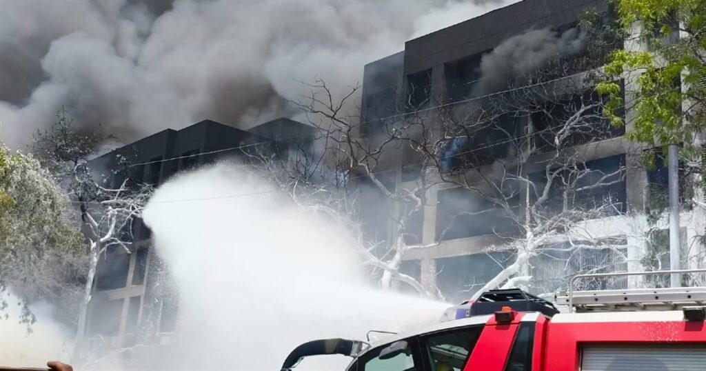Συναγερμός στην Ινδία: Συντριβή αεροπλάνου με πάνω από 242 επιβαίνοντες
