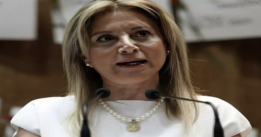 Η Μαρία Καρυστιανού ζητά προανακριτική για εσχάτη προδοσία από Μητσοτάκη έως Σπίρτζη για τα Τέμπη