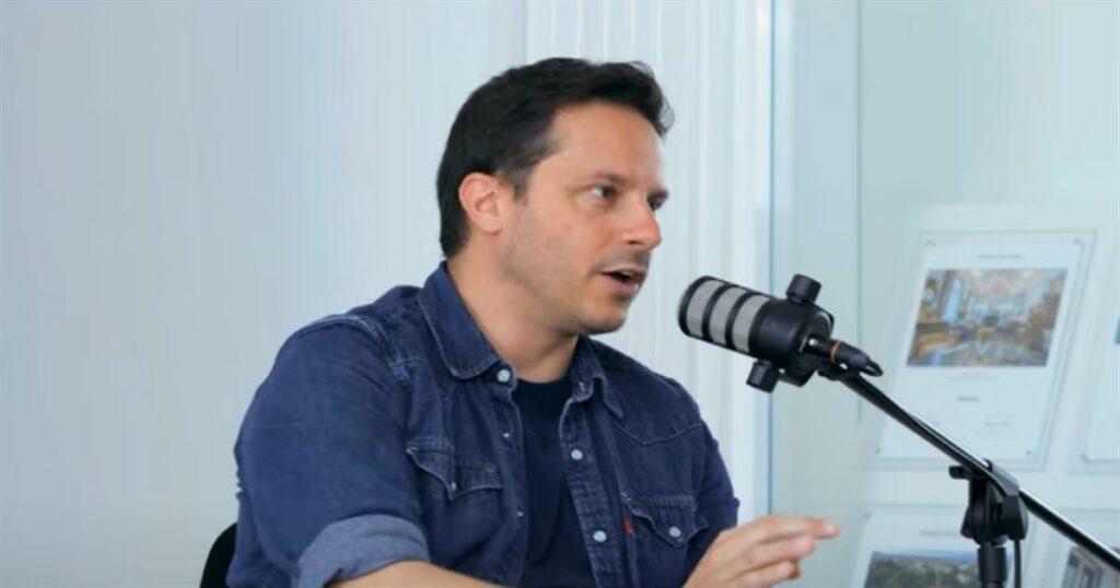 Δημήτρης Μακαλιάς: Οι τάσεις αυτοκτονίας, ο χαμός του αδελφού του και ο φόβος του θανάτου