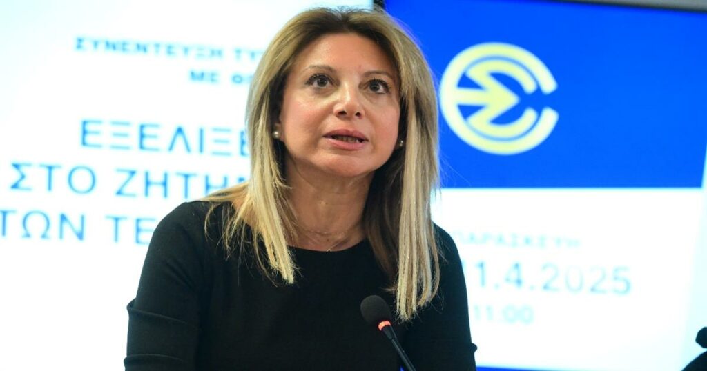 Ακόμα δύο ανεξάρτητοι βουλευτές προσυπέγραψαν την πρόταση Καρυστιανού που έχει στο στόχαστρο Μητσοτάκη, Καραμανλή