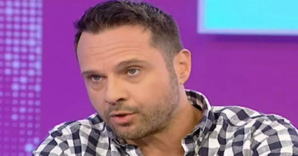 Μέμος Μπεγνής: «Εγώ δεν πιστεύω στην απιστία – Εννοείται ότι πρέπει τα ζευγάρια να κοιμούνται σε ξεχωριστές κρεβατοκάμαρες»