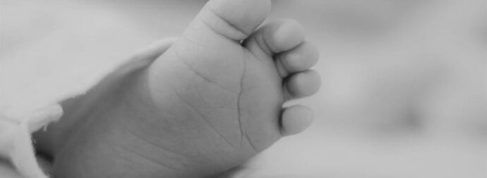 Ηράκλειο: Φοιτήτρια γέννησε νεκρό βρέφος στην τουαλέτα του σπιτιού της – Δεν ήξερε πως ήταν έγκυος ισχυρίζεται