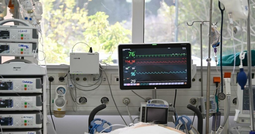 Τζάνειο – Σοκάρει ο γιος της 62χρονης: «Σκάνε οι πρώτες σταγόνες και η μαμά σπαρταρούσε»