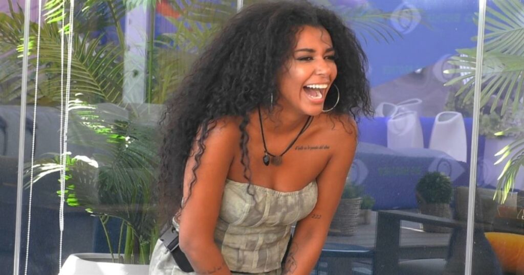 Χαμóς στο Big Brother: Ένα αστείο της Χριστίνας Παπαδέλλη διxάζει το σπίτι