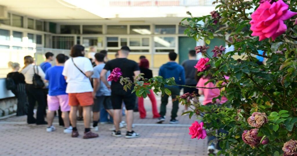 Πανελλαδικές Εξετάσεις: Ποιοι τομείς ξεχωρίζουν, τι προσφέρει το κάθε τμήμα και πώς να επιλέξεις το επάγγελμα του μέλλοντος