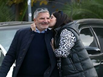 Γιώργος Πατούλης: Ο 4 μηνών γιος του έκανε το πρώτο του μπάνιο στην θάλασσα – Η τρυφερή του ανάρτηση