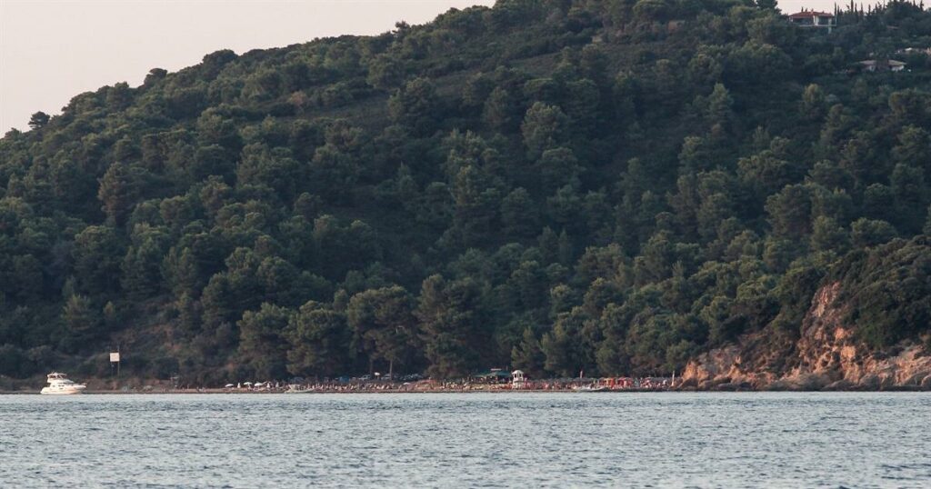 Τραγωδία στη Σκιάθο: Τουρίστρια υπέστη ανακοπή μέσα στη θάλασσα, ανήμερα των γενεθλίων της