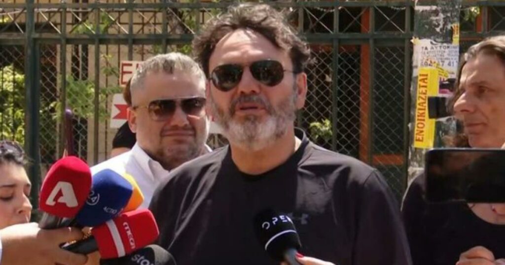 Ελεύθερος με περιοριστικούς όρους ο Στάθης Αγγελόπουλος – Τι δήλωσε ο ίδιος