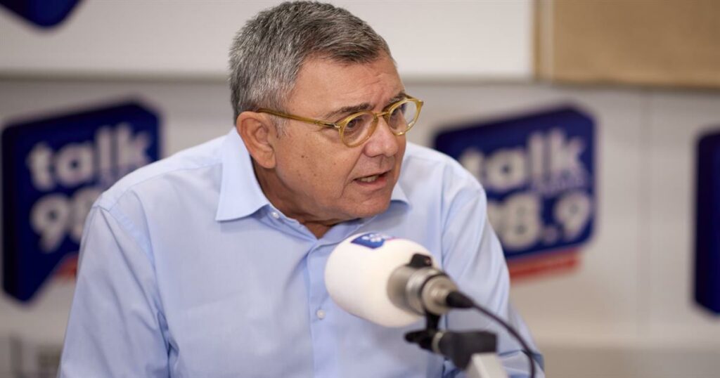 Έξω φρενών ο Τάκης Χατζής: «Κοφ’ τε την πλάκα ρε γαμ…ο, έχετε καταλάβει ότι έχετε γίνει ρεζίλι;»