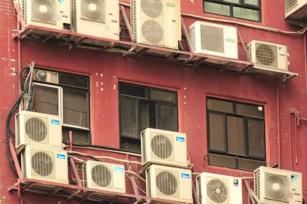 Φωτιά και λάβρα: Πόσο πληρώνεις την ώρα το air condition με τις σημερινές τιμές ρεύματος