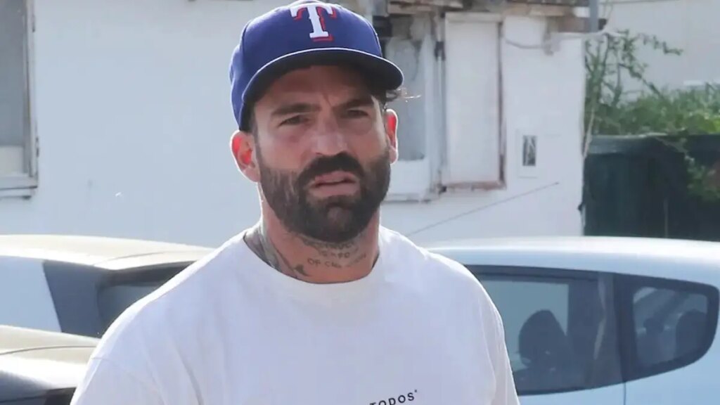 Μετά το φίδι, ο Δημήτρης Αλεξάνδρου έφτιαξε ενυδρείο ερπετών: «Ο Κλέαρχος το ευχαριστιέται, θα μπουν κι άλλα ζωάκια»