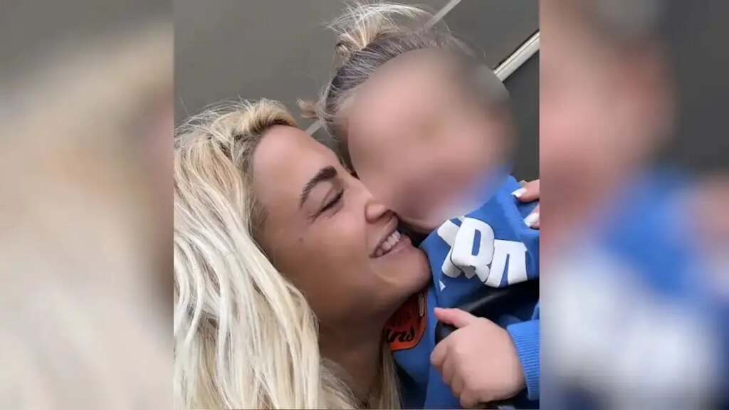 Η Ιωάννα Τούνη αποκάλυψε ότι ο γιος της, Πάρης θα μένει μόνιμα μαζί της: «Θα είναι με τη μαμά του μόλις ξεκινήσει υποχρεωτική εκπαίδευση»