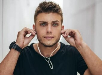Συνελήφθη ο influencer Αλέξανδρος Κοψιάλης – Τον έπιασαν να οδηγεί χωρίς δίπλωμα