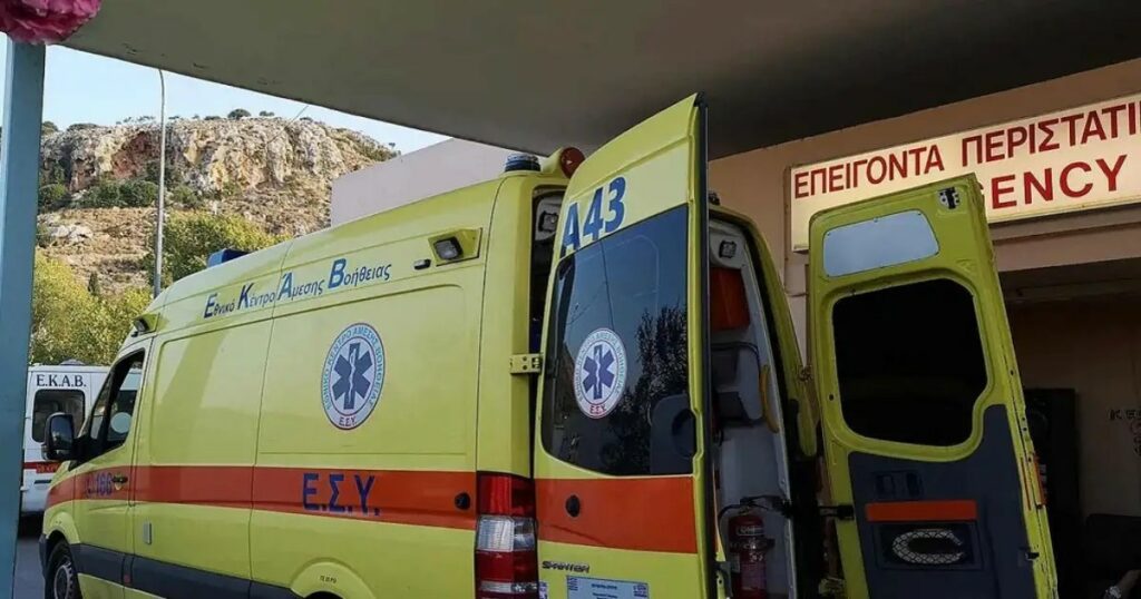 Θρήνος στο νοσοκομείο Αγρινίου: Τραγική φιγούρα ο πατέρας που παρέσυρε με το αγροτικό τη 2χρονη κόρη του