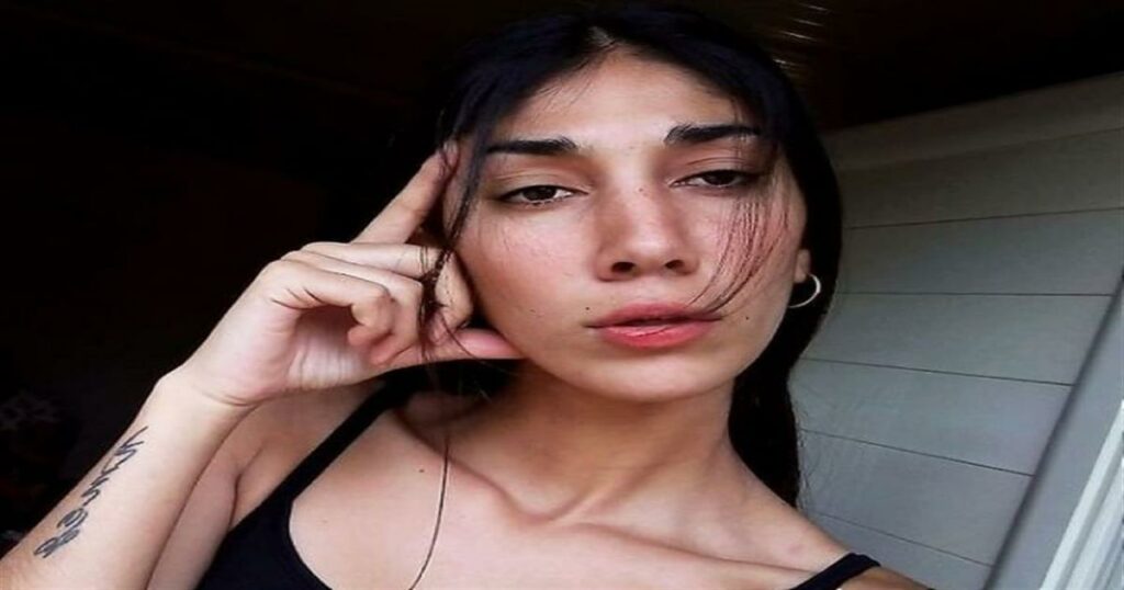Με φουσκωμένη κοιλίτσα, πιο όμορφη από ποτέ: Η Παρασκευή Κερασιώτη ποζάρει με εντυπωσιακό μπικίνι με τον αγαπημένο της