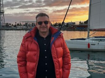 Λιάγκας: Βραδινή έξοδος στον Πόρο με τον Σπύρο Λάζαρη και τον Ρέμο – «Τι ψέμα έχει να πέσει»