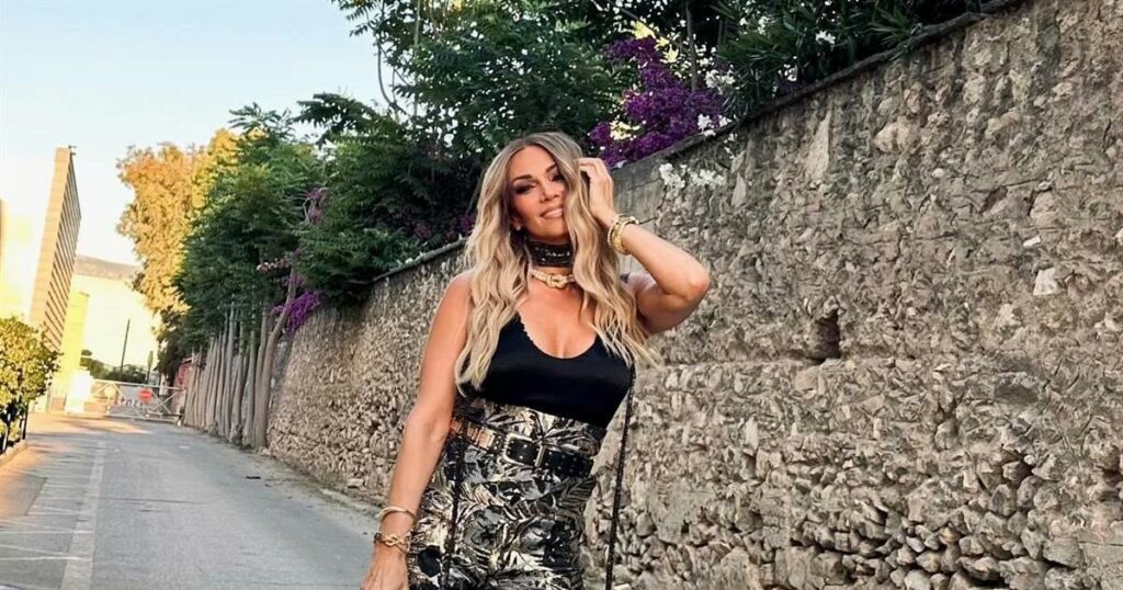 Έλλη Κοκκίνου: Υπερπαραγωγή το πλατό του Don’t forget the lyrics – Βίντεο από τα γυρίσματα