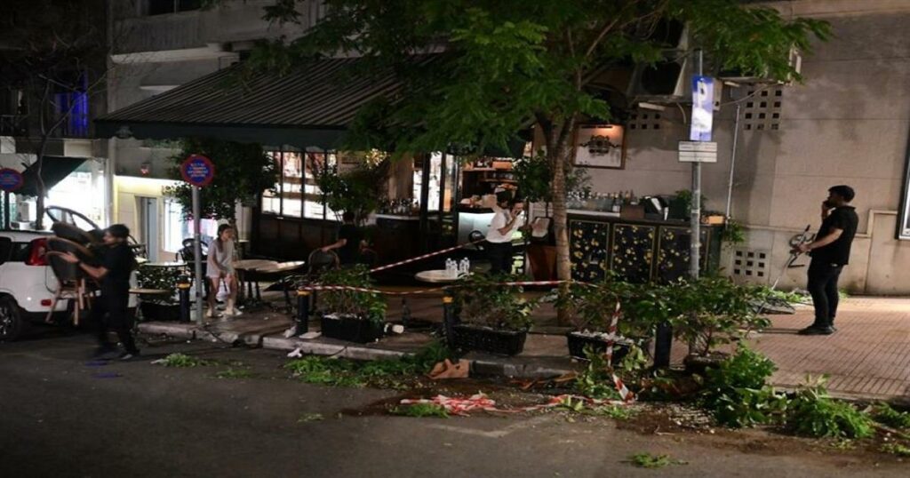 Κολωνάκι: Ποιος θα αναλάβει την οικονομική ευθύνη για το σοβαρό ατύχημα με τη Mercedes που… έφυγε μόνη της;