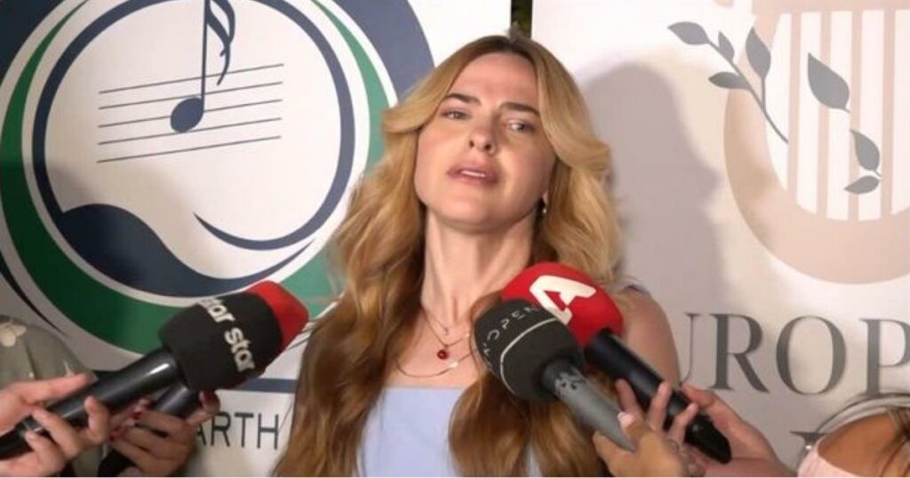 Μόρφη για τις αντιδράσεις κάτω απ’ την ανάρτησή της: «Άμα έχεις έρθει σε live μου, ξέρεις πολύ καλά πώς χορεύω και τι γίνεται»