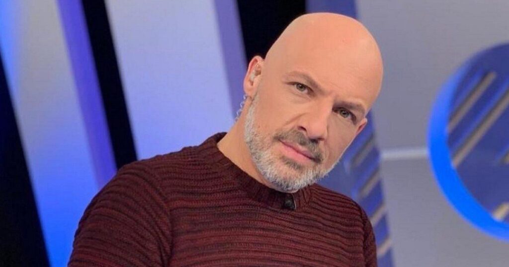«Ανέβηκα στην ζυγαριά και είδα τον αριθμό 103»: Πως έχασε κοντά στα 20 κιλά ο Νίκος Μουτσινάς