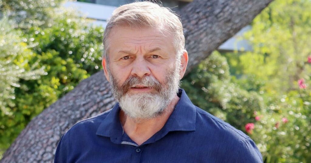 Απόστολος Γκλέτσος: Φωτογραφίες από το ξενοδοχείο που αγόρασε στην Αίγινα