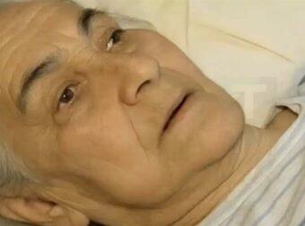 Ένας γιος πήγε τη μητέρα του σε ένα γηροκομείο, όπου την επισκεπτόταν κατά διαστήματα