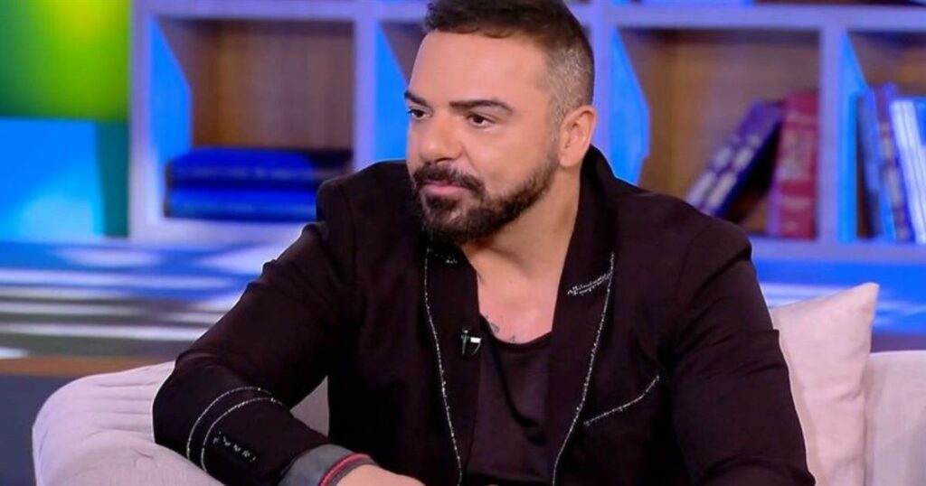 Στο νοσοκομείο ο Τριαντάφυλλος: Αναβλήθηκαν οι εμφανίσεις του – Δύσκολες ώρες για τον τραγουδιστή (video)