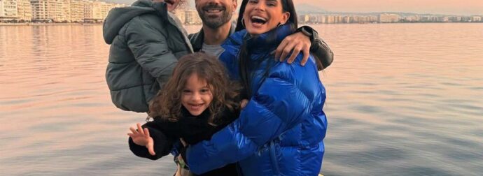 Σάκης Τανιμανίδης: «Περιμένοντας την αστραπή» – Το βίντεο με τα παιδιά του εν μέσω κακοκαιρίας