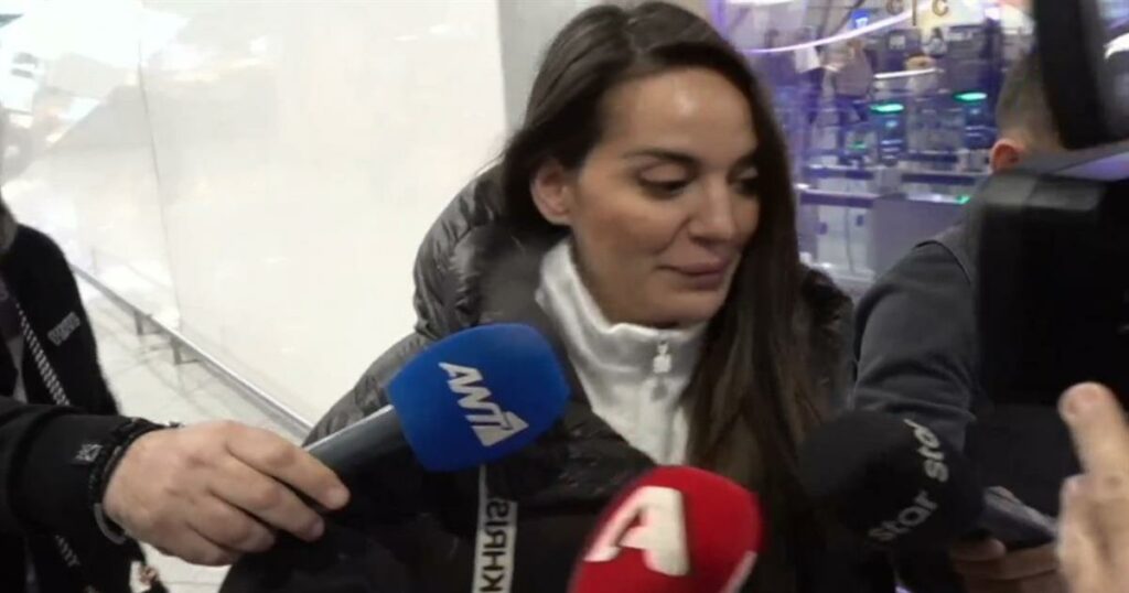 Ρία Ελληνίδου: Το κυνηγητό με τις κάμερες στο αεροδρόμιο για να μη μιλήσει για τον Αλεξάνδρου (Βίντεο)