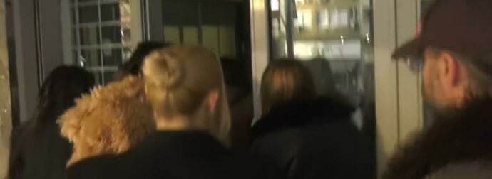 Ιωάννα Τούνη: Έφτασε στο Μέγαρο Θεσσαλονίκης για την υπόθεση revenge porn (Βίντεο)