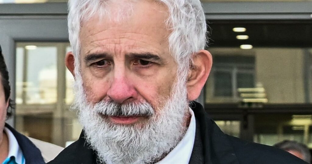 Πέτρος Φιλιππίδης: Επιστρέφει στο θέατρο – Χαμογελάει ξανά ο ηθοποιός