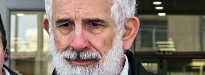 Πέτρος Φιλιππίδης: Επιστρέφει στο θέατρο – Χαμογελάει ξανά ο ηθοποιός