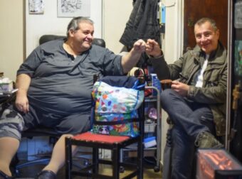 Κώστας Μακέδος για την παχυσαρκία: «Δεν μπορώ να κουνηθώ πια, όλα τα κάνω με τηλεκοντρόλ» (video)