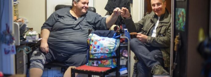 Κώστας Μακέδος για την παχυσαρκία: «Δεν μπορώ να κουνηθώ πια, όλα τα κάνω με τηλεκοντρόλ» (video)