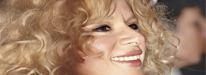 «Όταν μιλούσε μοσχομύριζε το στόμα της»: Το κόλπο της Αλίκης Βουγιουκλάκη με το άρωμα για να μοσχοβολά πάντα η ανάσα της