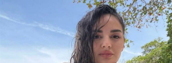 Χαμός με πασίγνωστη Ελληνίδα – Πήγε Ταϊλανδή για μπάνιο Φεβρουάριο μήνα και έπαθαν όλοι σοκ με το κορμί της όταν σηκώθηκε