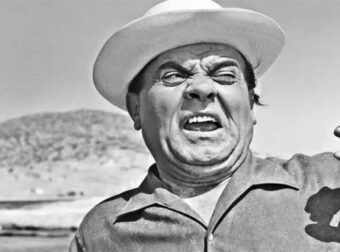 Δεν θα πιστέψετε τι γράφει ο τάφος του Βασίλη Αυλωνίτη 50 χρόνια μετά