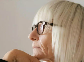 9 πράγματα που πρέπει να σταματήσετε να κάνετε μετά τα 60